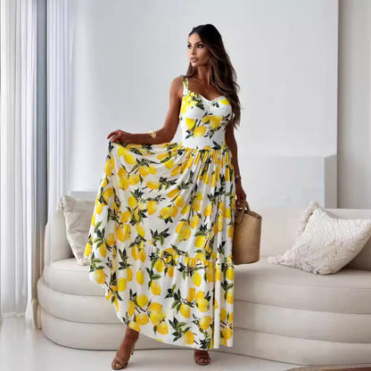 Elegante vestido largo de tirantes con estampado de limones